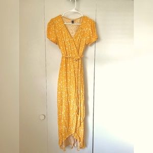 Universal Threads yellow dress